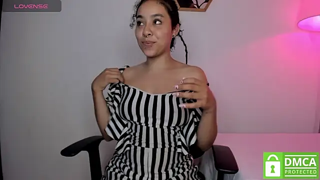 Dhalila  online show from 11-14-25, 01:15