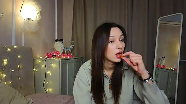 ColleenCox online show from 03-04-25, 08:16