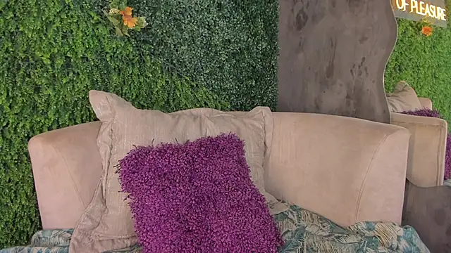 emmiily z online show from 02-26-25, 02:04