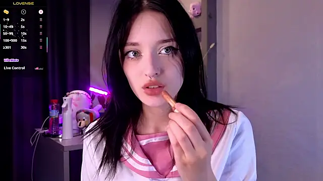 Snapshot of Hisoka_akerley chatting on 07-20-26, 03:43 Hisoka akerley online show from 07-20-26, 03:43