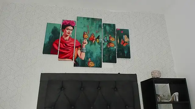 Selena fox7 online show from 10-13-25, 03:28