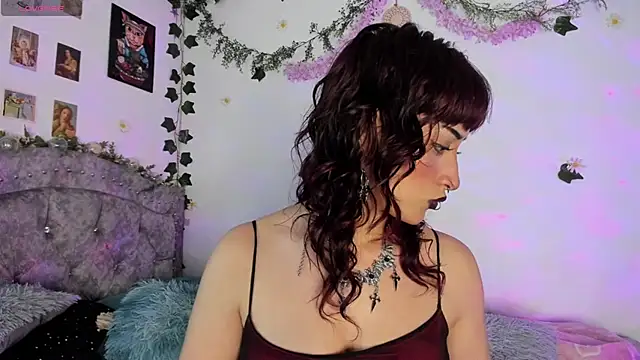 Snapshot of roxxystar_ chatting on 10-24-25, 01:03 roxxystar  online show from 10-24-25, 01:03