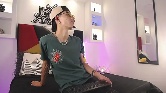 MaikyCooper online show from 03-02-25, 03:56