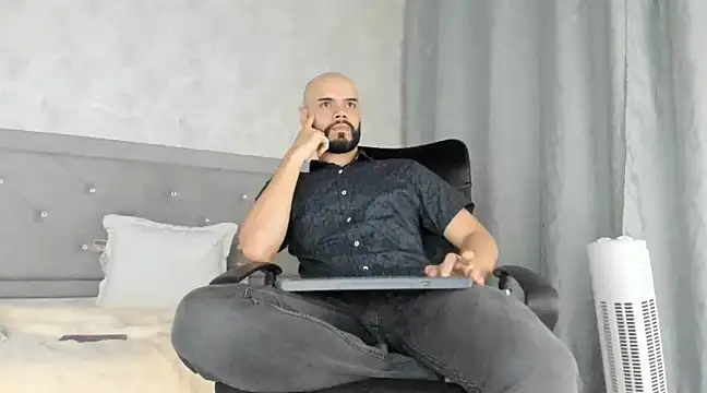 Luke Diaz7 online show from 02-21-25, 03:12