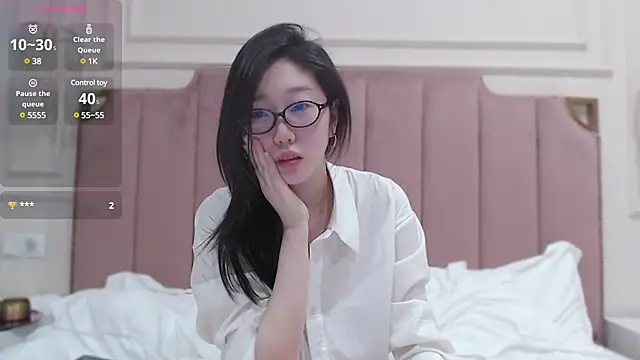 linlinnnnn online show from 02-25-25, 09:09