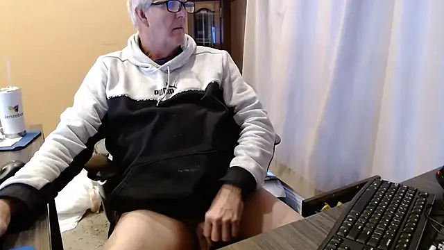 Snapshot of olderandwiser2 chatting on 02-13-25, 10:11 olderandwiser2 online show from 02-13-25, 10:11