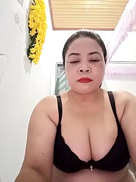 Snapshot of Baby-bigtits2024 chatting on 02-18-25, 01:11 Baby-bigtits2024 online show from 02-18-25, 01:11