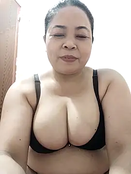 Snapshot of Baby-bigtits2024 chatting on 10-21-25, 10:49 Baby-bigtits2024 online show from 10-21-25, 10:49