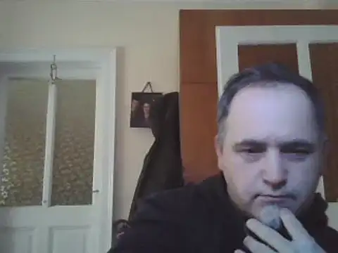 Snapshot of Szolga10 chatting on 02-08-25, 02:49 Szolga10 online show from 02-08-25, 02:49