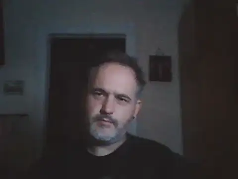 Snapshot of Szolga10 chatting on 09-14-25, 05:01 Szolga10 online show from 09-14-25, 05:01