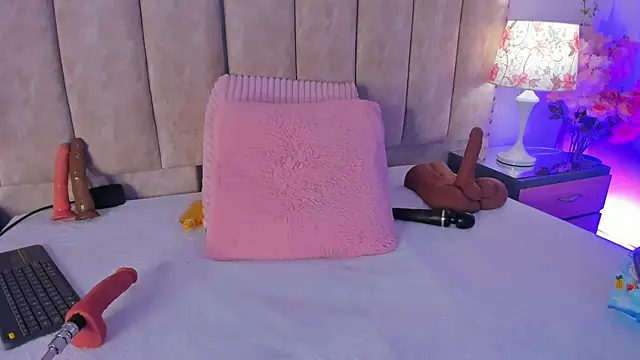 BrithanyParker  online show from 03-26-26, 05:57