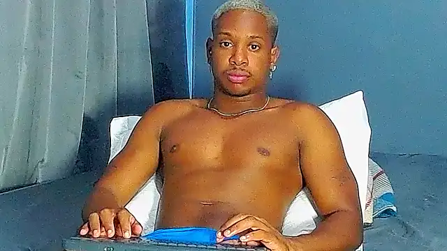 Snapshot of JackBlackone chatting on 10-08-25, 02:09 JackBlackone online show from 10-08-25, 02:09