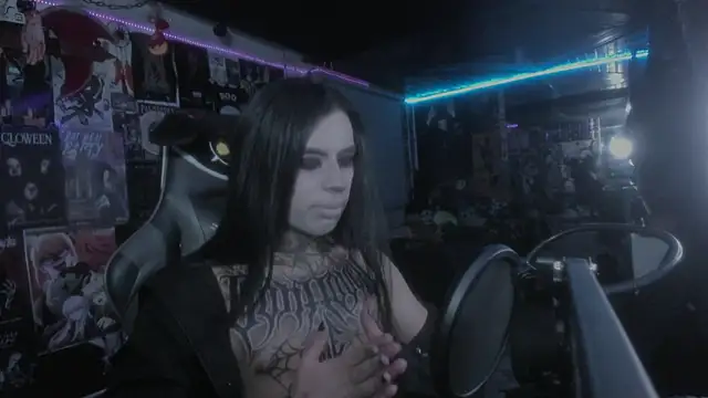 Snapshot of rotten_dreams chatting on 03-07-25, 10:32 rotten dreams online show from 03-07-25, 10:32