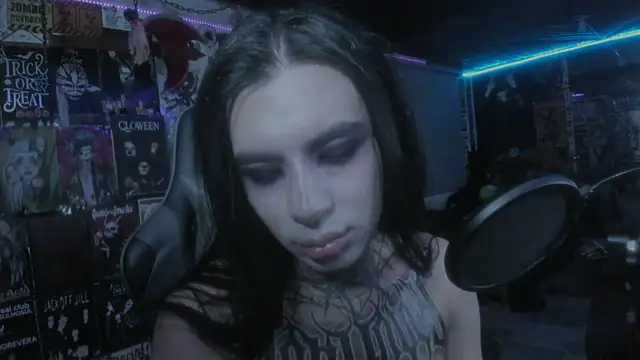 Snapshot of rotten_dreams chatting on 03-09-25, 09:57 rotten dreams online show from 03-09-25, 09:57