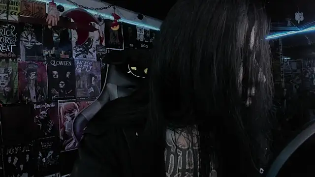 Snapshot of rotten_dreams chatting on 10-14-25, 11:05 rotten dreams online show from 10-14-25, 11:05