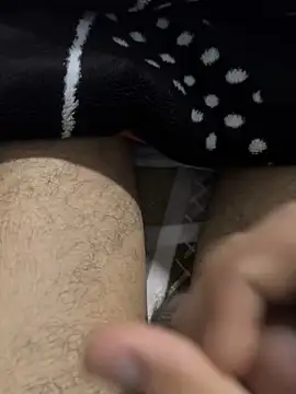 Snapshot of Hamza-Maroki chatting on 02-17-25, 10:14 Hamza-Maroki online show from 02-17-25, 10:14