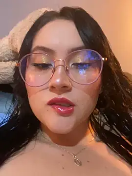 ValentinaOrtiz3 online show from 10-12-25, 11:26