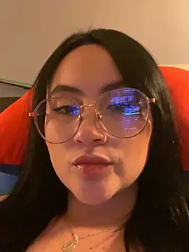 Snapshot of ValentinaOrtiz3 chatting on 10-24-25, 01:24 ValentinaOrtiz3 online show from 10-24-25, 01:24