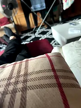 Snapshot of key18cm chatting on 10-18-25, 03:35 key18cm online show from 10-18-25, 03:35