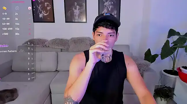  JacobMiller   online show from 03-01-25, 09:37