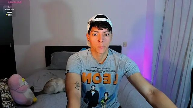  JacobMiller   online show from 10-07-25, 07:55