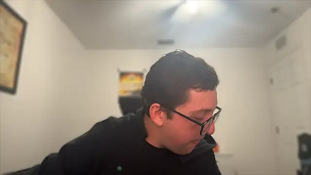 Snapshot of Milflover96 chatting on 12-17-25, 10:05 Milflover96 online show from 12-17-25, 10:05