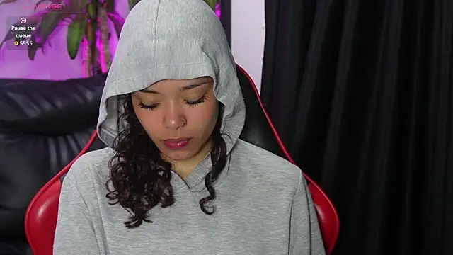 sara sharma  online show from 11-24-25, 02:17