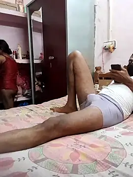 Snapshot of Hot_couple493 chatting on 05-18-26, 07:31 Hot couple493 online show from 05-18-26, 07:31