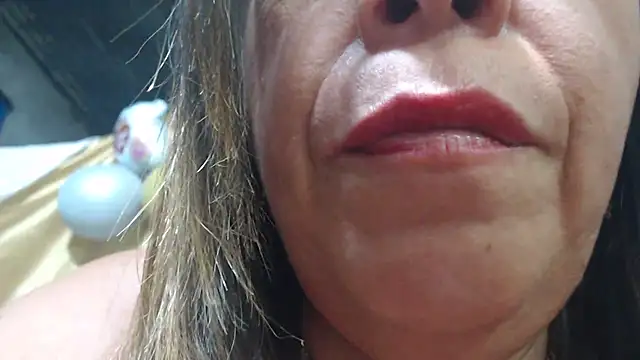 Snapshot of alina_maturehot chatting on 02-21-25, 08:29 alina maturehot online show from 02-21-25, 08:29
