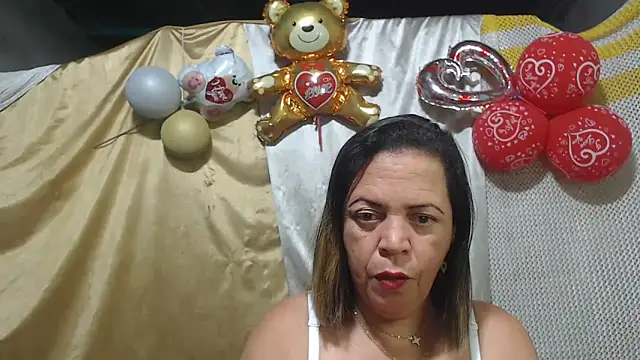 Snapshot of alina_maturehot chatting on 02-23-25, 05:01 alina maturehot online show from 02-23-25, 05:01