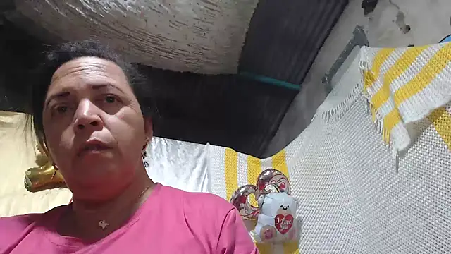 Snapshot of alina_maturehot chatting on 02-27-25, 11:37 alina maturehot online show from 02-27-25, 11:37
