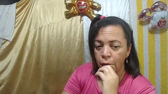 Snapshot of alina_maturehot chatting on 02-28-25, 11:14 alina maturehot online show from 02-28-25, 11:14