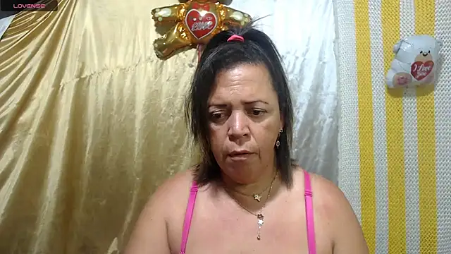 Snapshot of alina_maturehot chatting on 03-01-25, 03:38 alina maturehot online show from 03-01-25, 03:38