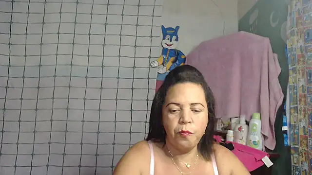 Snapshot of alina_maturehot chatting on 03-05-25, 07:49 alina maturehot online show from 03-05-25, 07:49