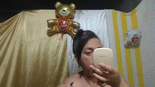Snapshot of alina_maturehot chatting on 03-07-25, 04:46 alina maturehot online show from 03-07-25, 04:46