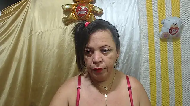 Snapshot of alina_maturehot chatting on 03-08-25, 05:07 alina maturehot online show from 03-08-25, 05:07