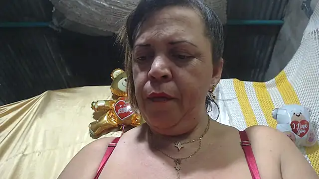 Snapshot of alina_maturehot chatting on 03-08-25, 03:24 alina maturehot online show from 03-08-25, 03:24