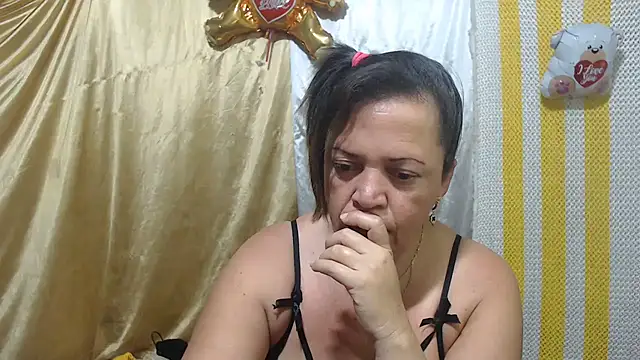Snapshot of alina_maturehot chatting on 03-09-25, 03:43 alina maturehot online show from 03-09-25, 03:43