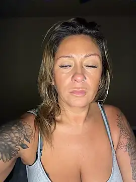 bossyroxy84 online show from 11-18-25, 01:55