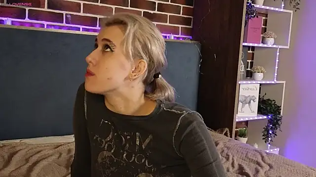 ConstanceBails online show from 02-27-25, 06:40