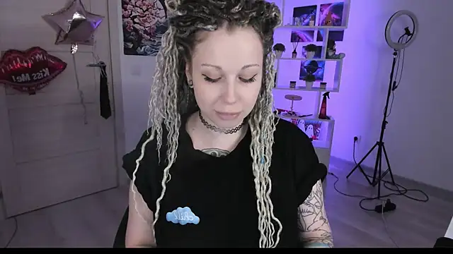 HoneySallyMoore online show from 10-01-25, 04:35