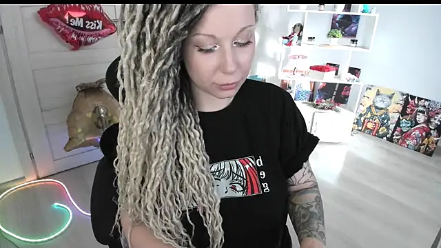 Snapshot of HoneySallyMoore chatting on 07-28-26, 03:43 HoneySallyMoore online show from 07-28-26, 03:43