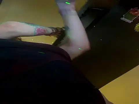 favoritestepsis online show from 10-27-25, 02:21