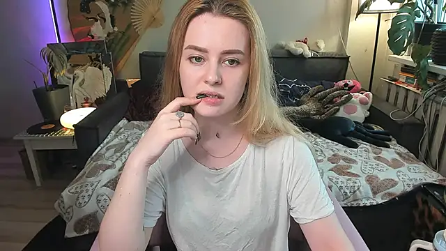 Snapshot of Alexa_Pirs chatting on 04-25-26, 01:14 Alexa Pirs online show from 04-25-26, 01:14
