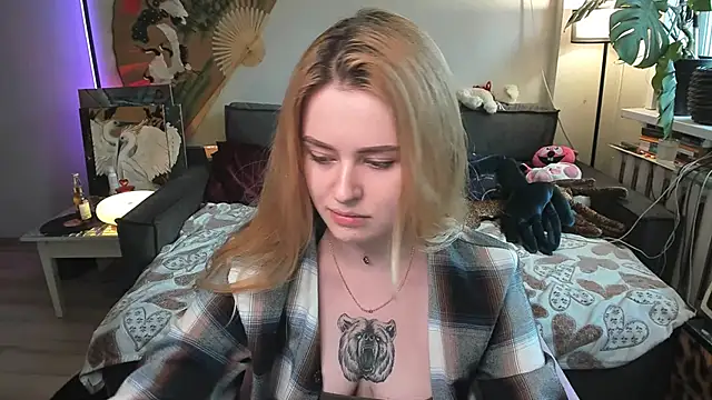 Snapshot of Alexa_Pirs chatting on 05-01-26, 02:43 Alexa Pirs online show from 05-01-26, 02:43