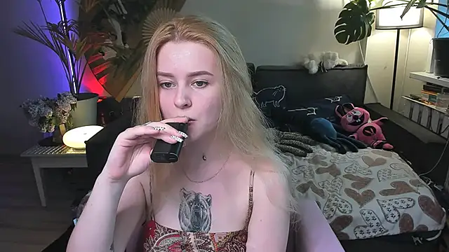 Snapshot of Alexa_Pirs chatting on 05-13-26, 03:53 Alexa Pirs online show from 05-13-26, 03:53