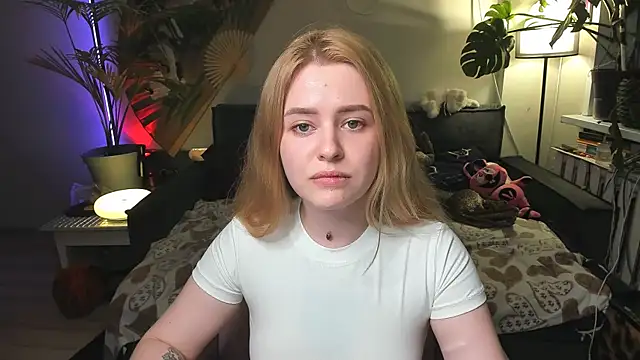 Snapshot of Alexa_Pirs chatting on 05-16-26, 07:45 Alexa Pirs online show from 05-16-26, 07:45