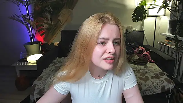 Snapshot of Alexa_Pirs chatting on 05-16-26, 08:29 Alexa Pirs online show from 05-16-26, 08:29