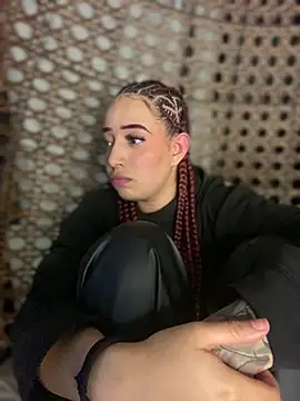 Scarlett-LS online show from 02-13-25, 07:35