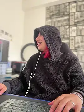 Scarlett-LS online show from 03-07-25, 04:11